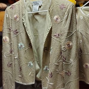 3 piece purchased for son's wedding. Did not fit when ready to pack for trip.